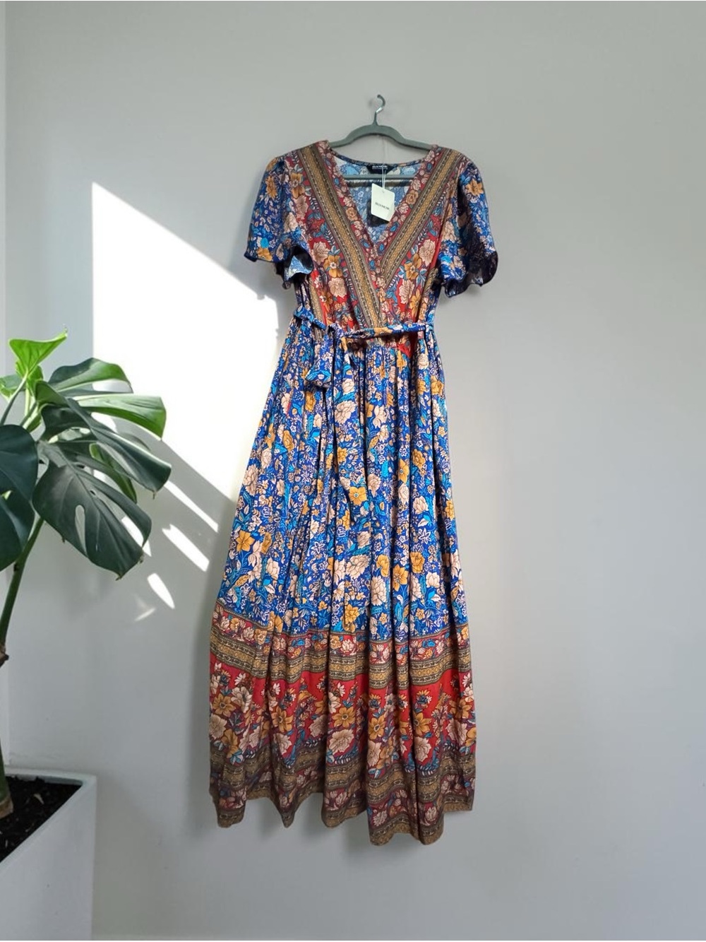 NWT BloomChic Blue and Red Floral V-Neck Maxi Dress Sz 14/16